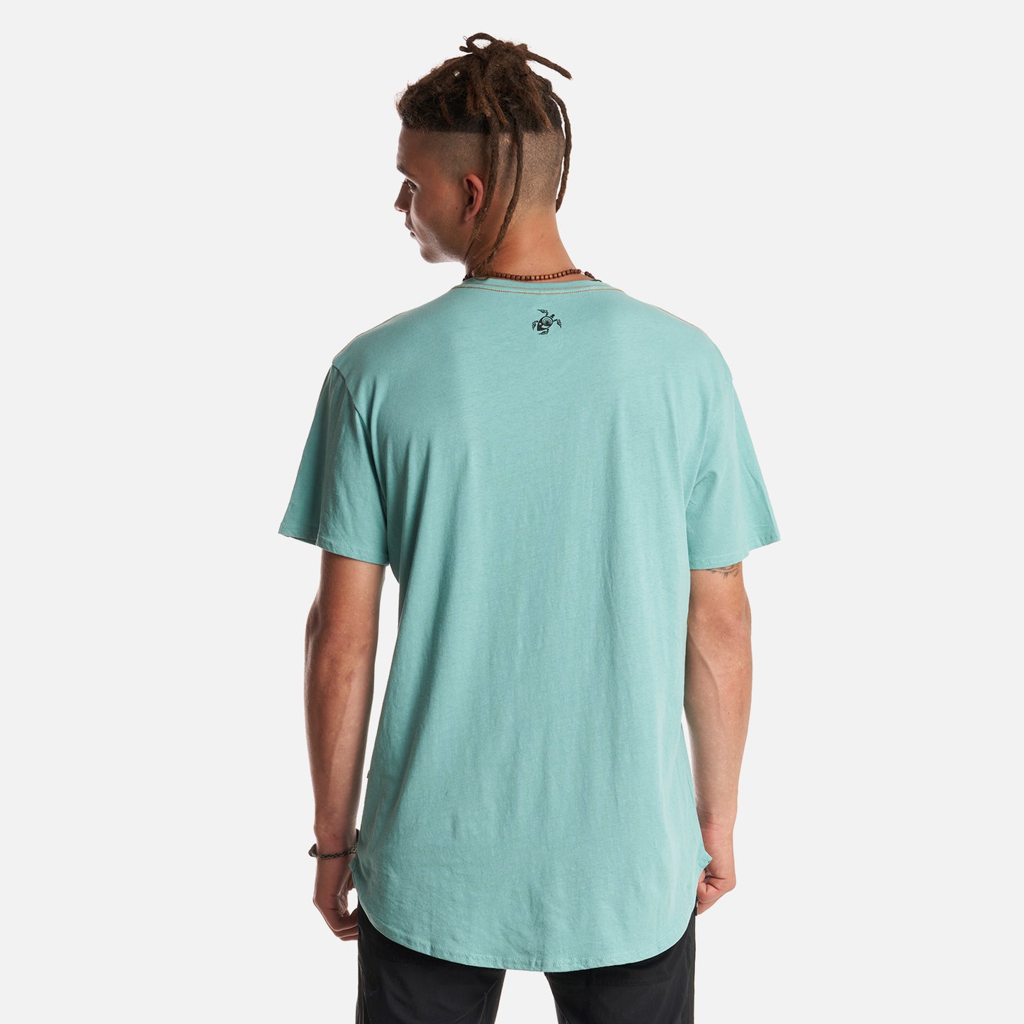 Polera Hombre Natural Celeste Haka Honu