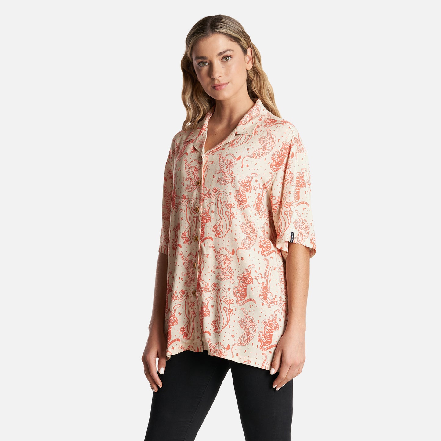 Camisa Mujer Cola de Tigre Print Beige Haka Honu