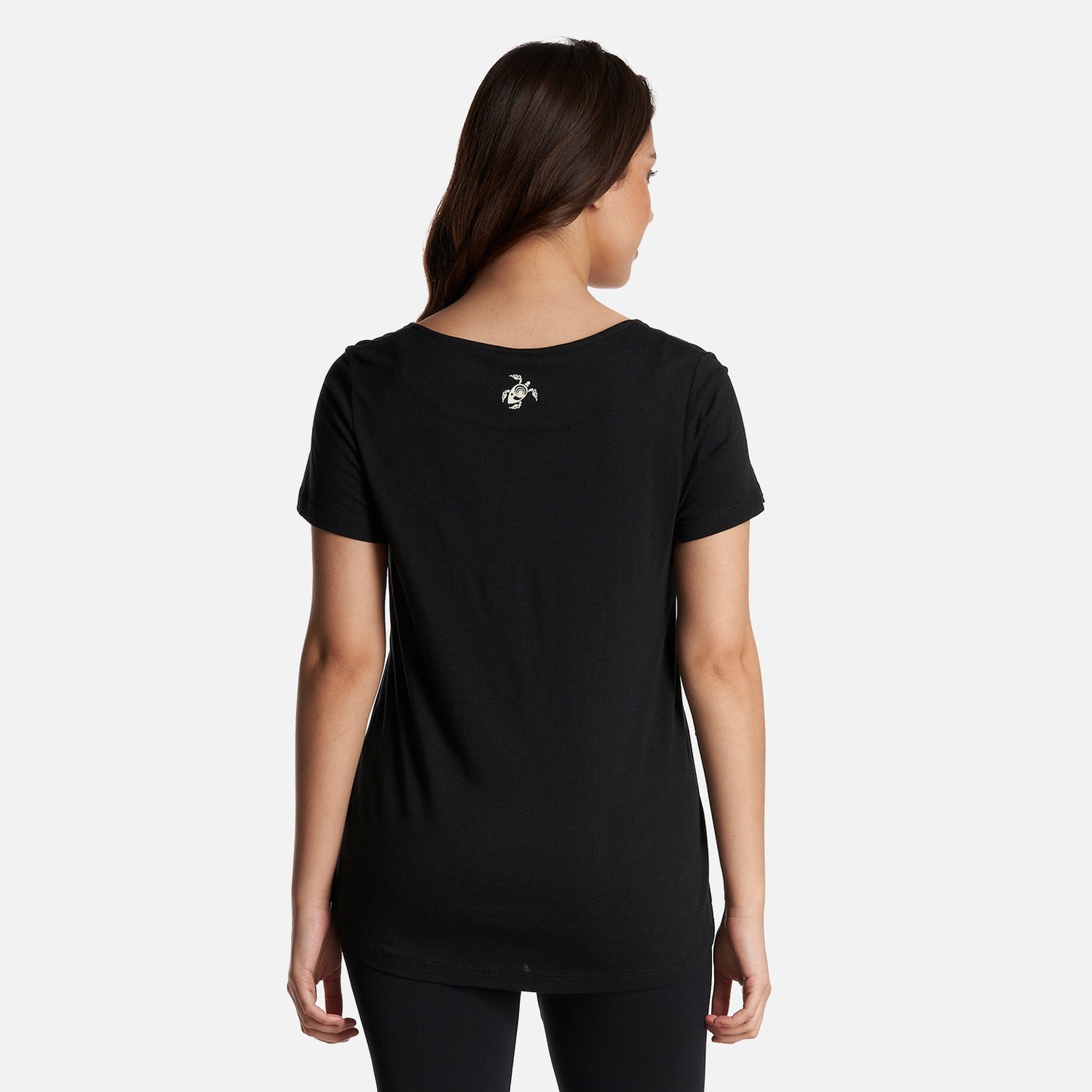 Polera Mujer Natural Negro Haka Honu