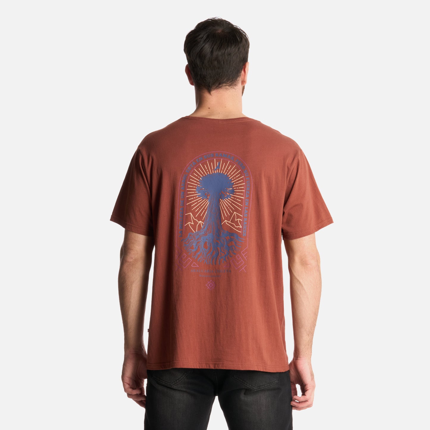 Polera Hombre Araucaria Milenaria Café Haka Honu