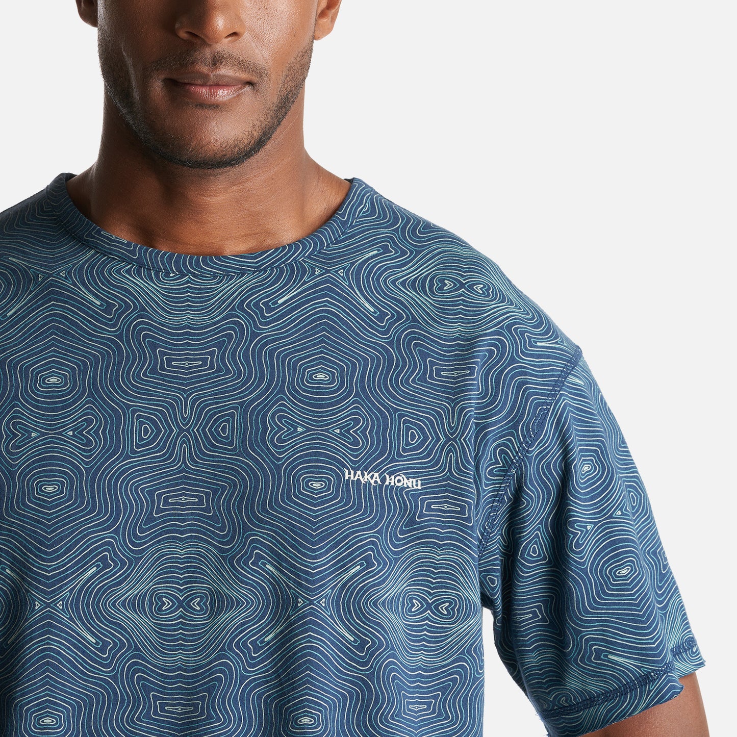 Polera Hombre Bi-Curioso Print Azul Piedra Haka Honu