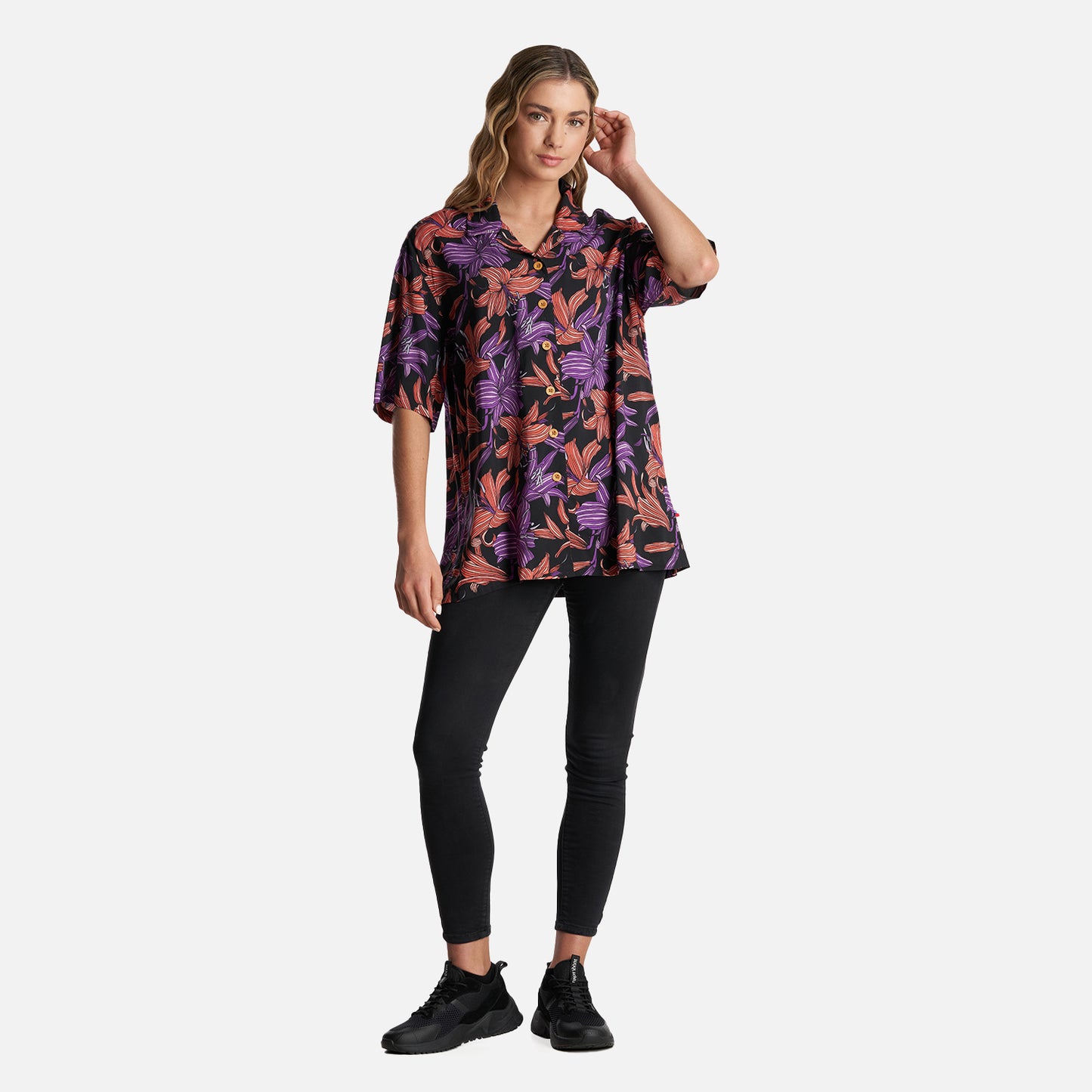 Camisa Mujer Hibiscus Print Negro Haka Honu