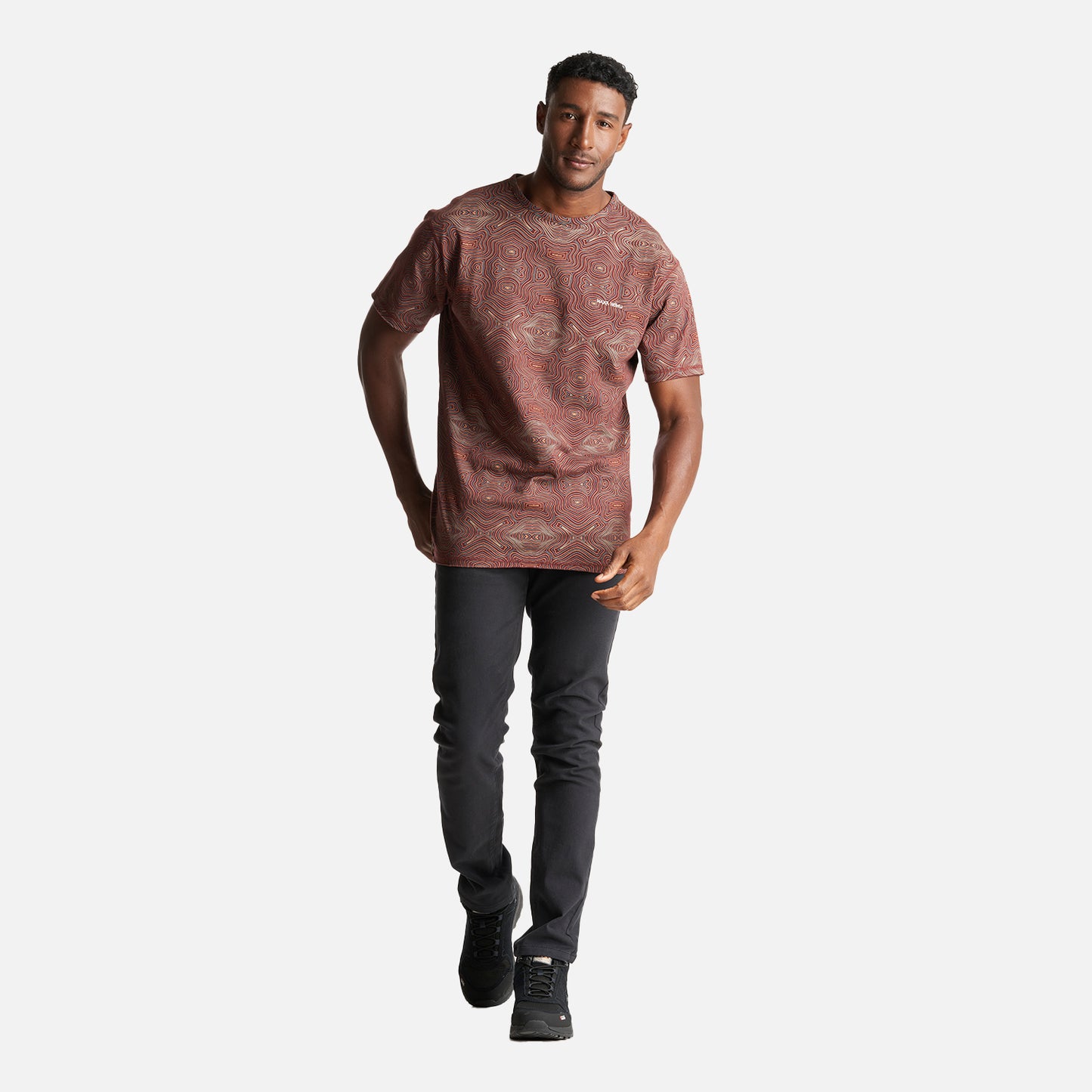 Polera Hombre Bi-curioso Print Burdeo Haka Honu