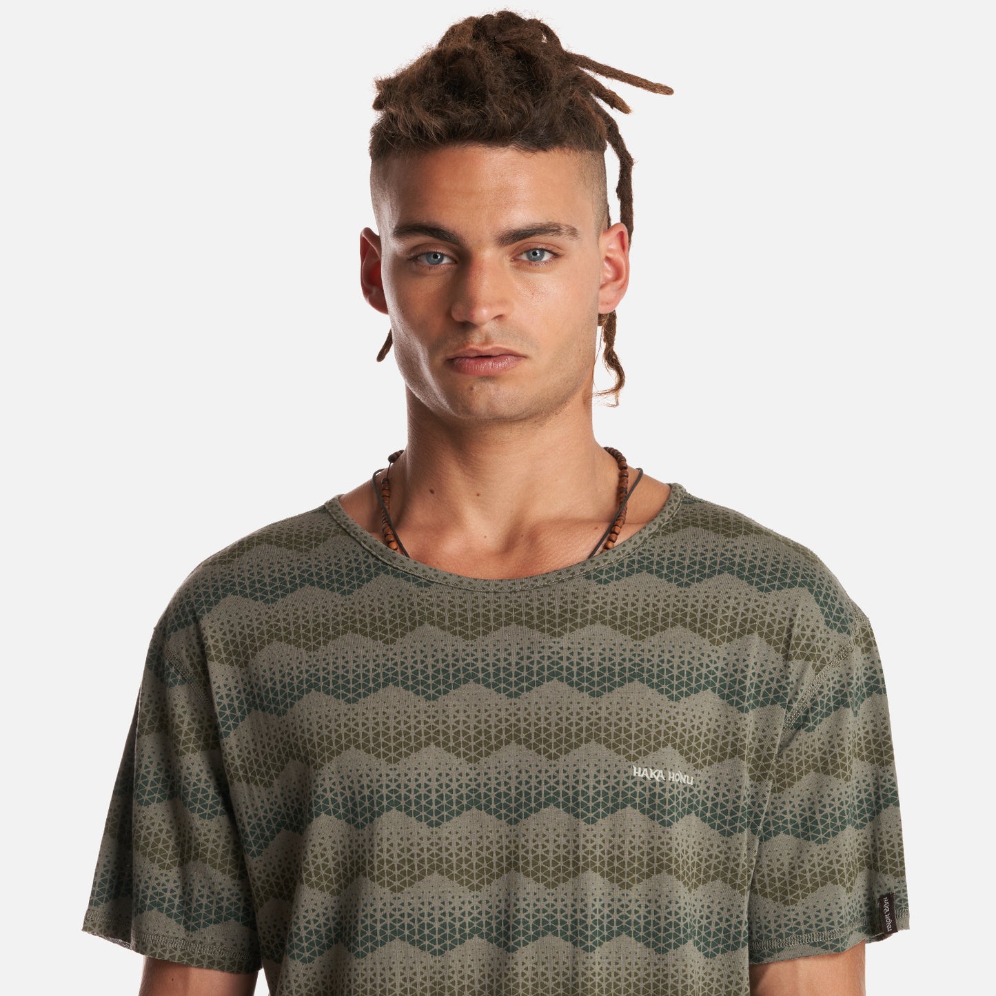 Polera Hombre Bi-Curioso Print Oliva Haka Honu