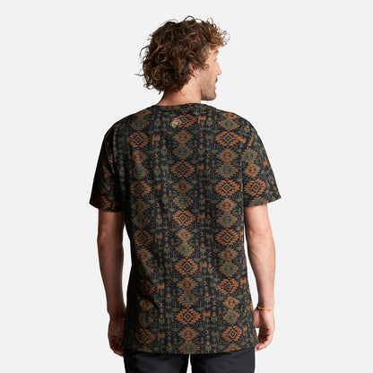 Polera Hombre Llámalo Print Negro Haka Honu