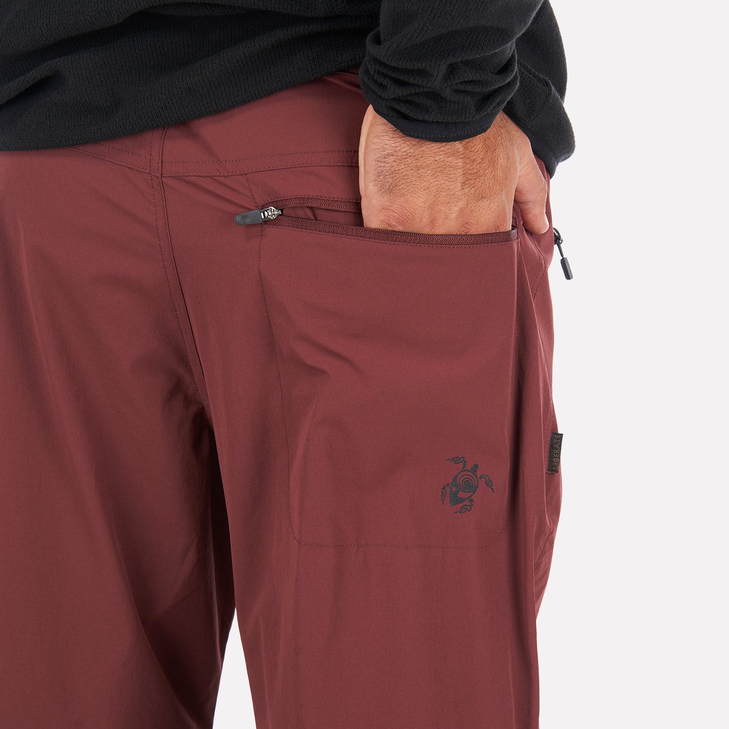 Pantalon Hombre Desmontalo Burdeo Haka Honu