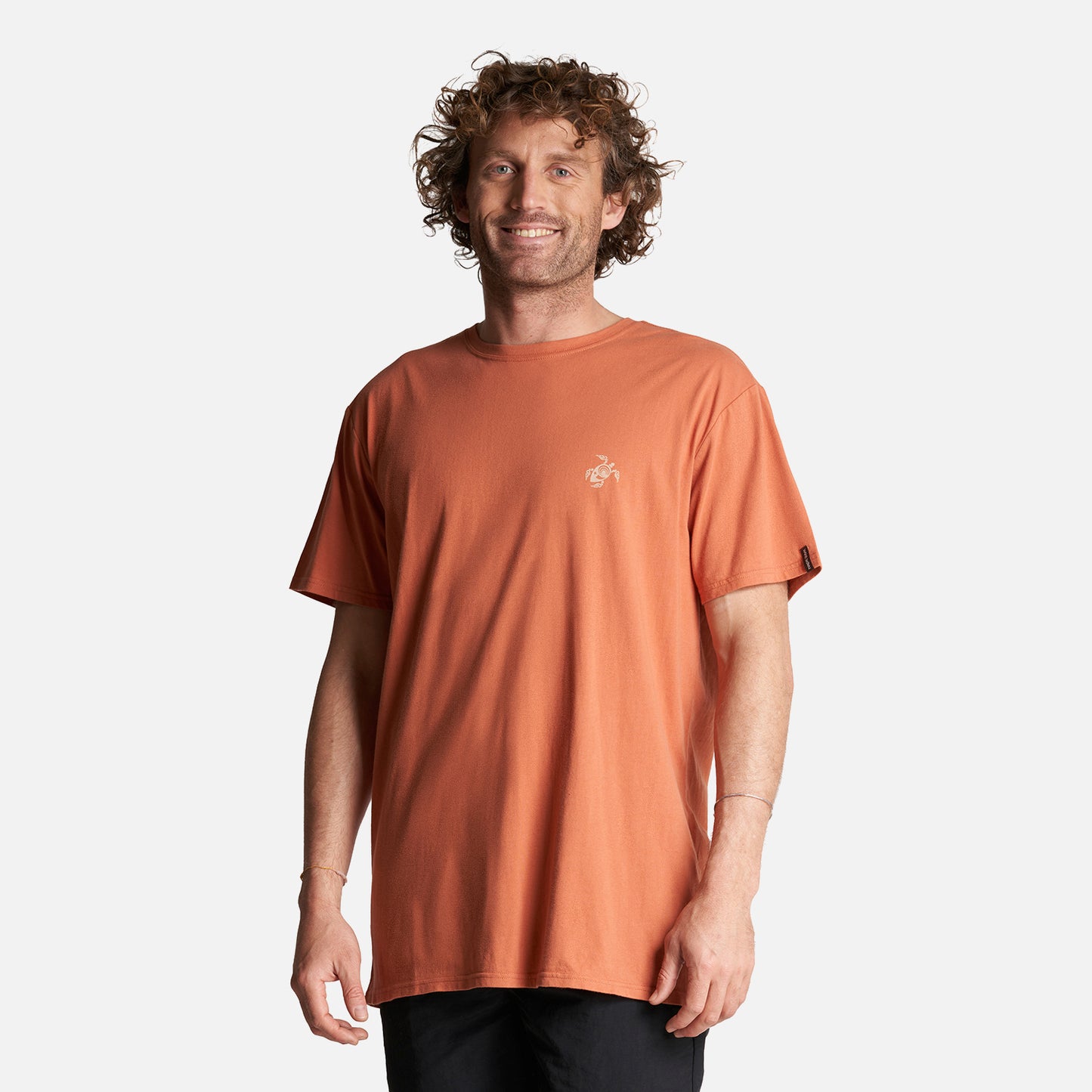 Polera Hombre Marejada Ochre Haka Honu